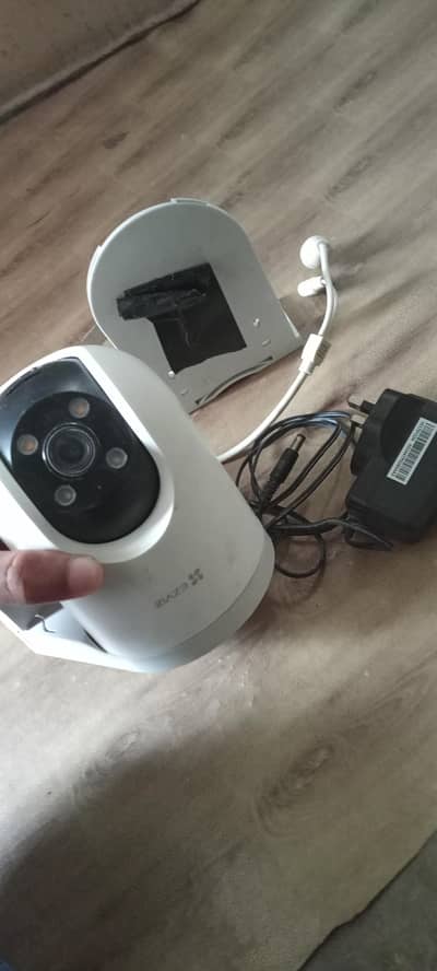EZVIZ smart home camera model CS-h8c ( 3MP,4G) l/P: 12v= 1A. 12w max SN