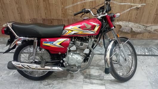 Honda 125 for sale 0305.7975. 474