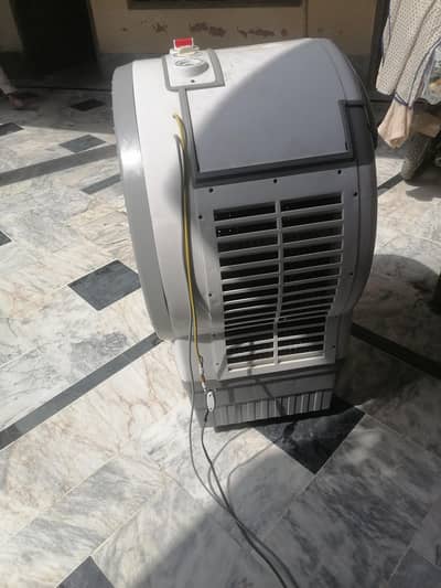 Air cooler 1 year used. for sale whatsapp 03130953511