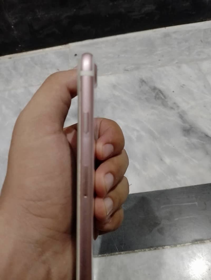 Apple iPhone 7 Plus 3