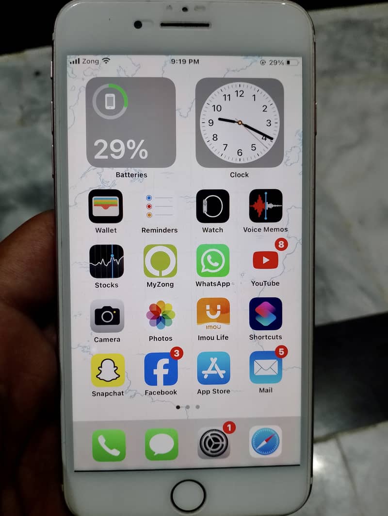Apple iPhone 7 Plus 5