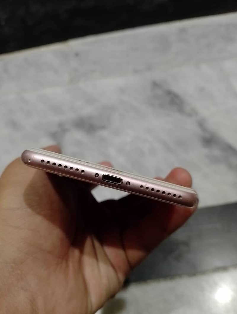 Apple iPhone 7 Plus 6