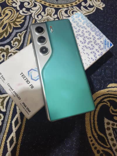 Tecno CAMON 40 Pro