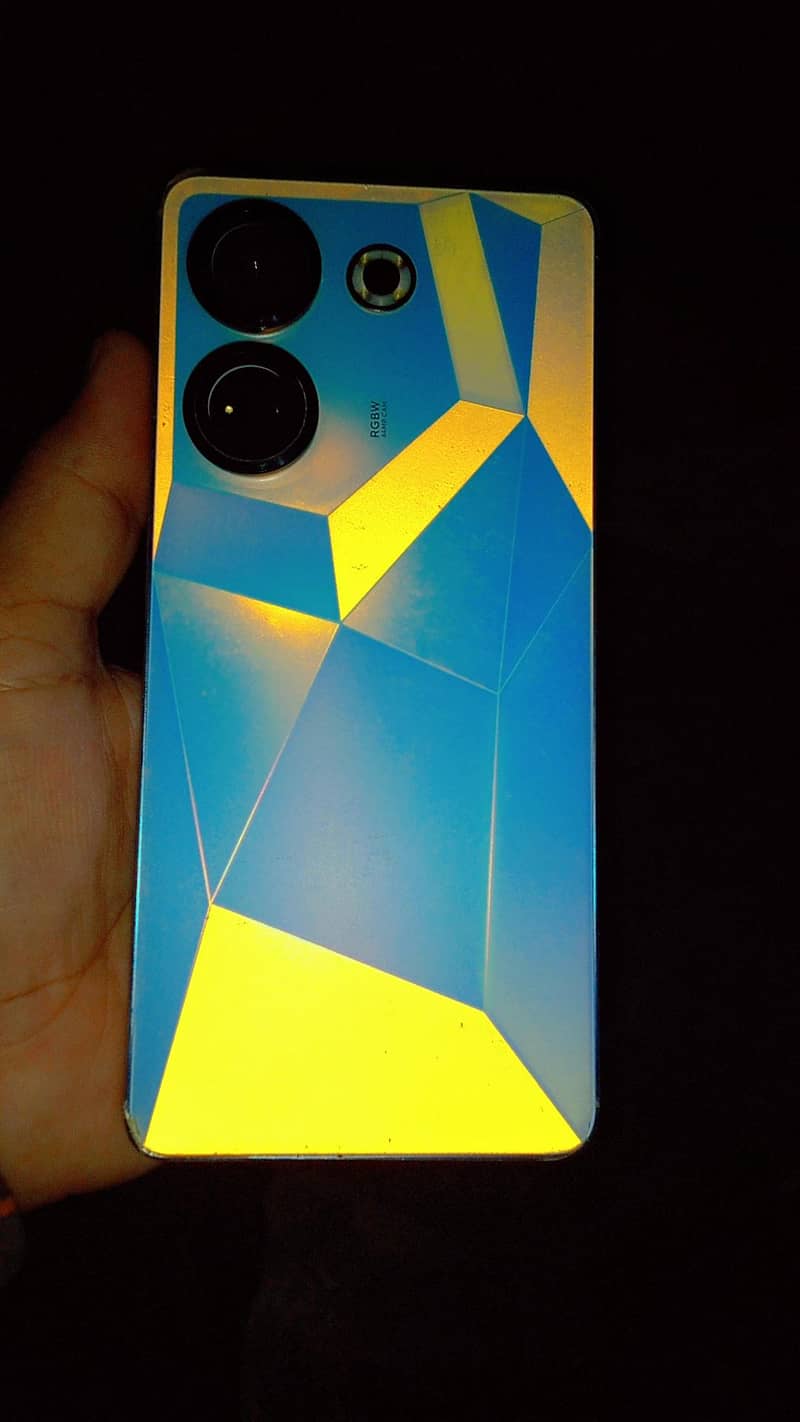 Techno Camon 20 1