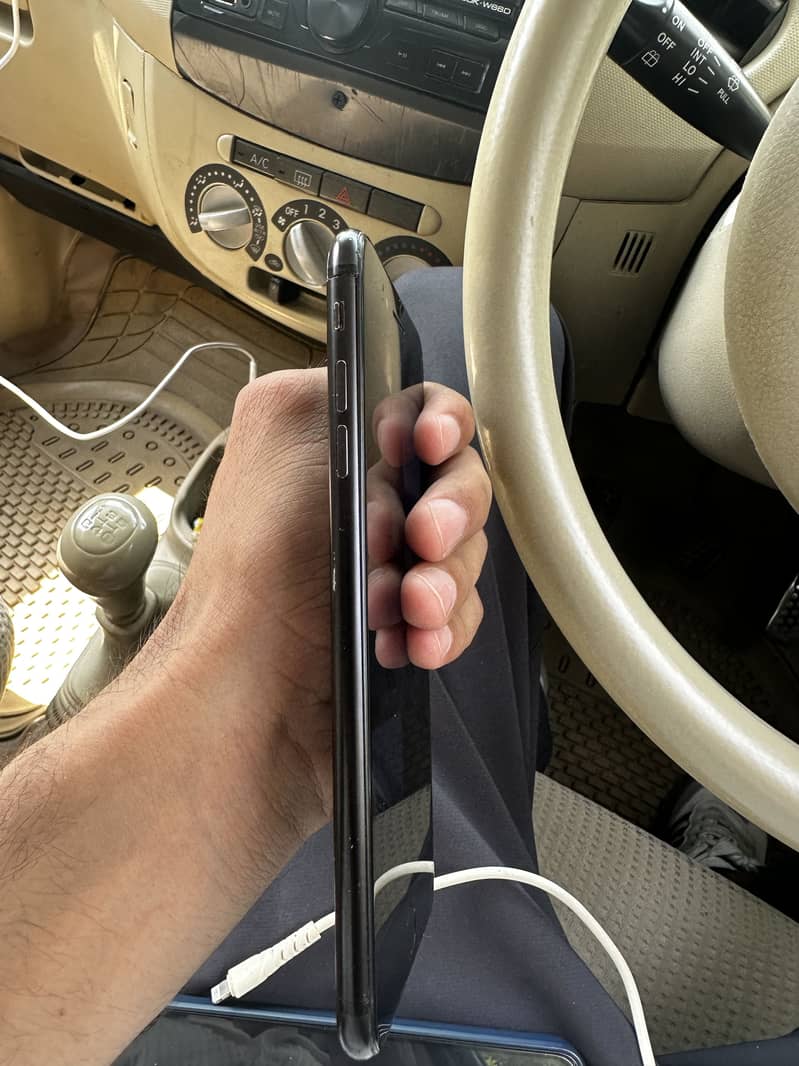 Apple iPhone 7 Plus 4