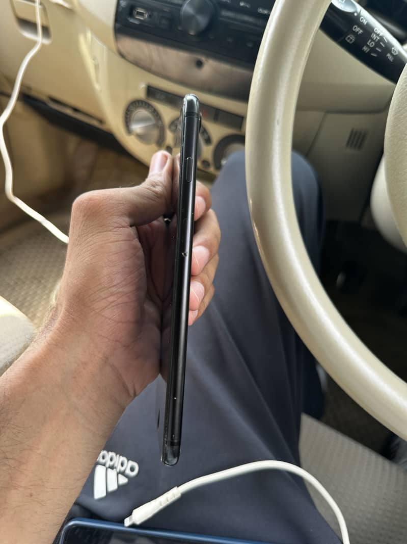 Apple iPhone 7 Plus 5