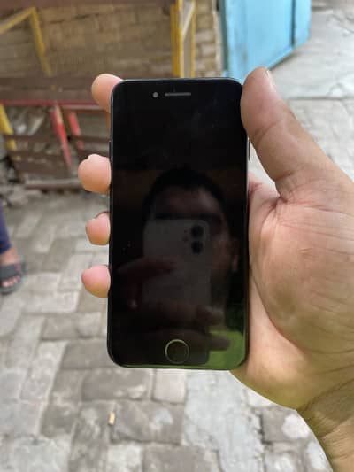 Apple iPhone 7