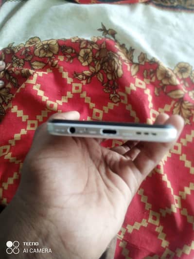 Tecno Camon 18