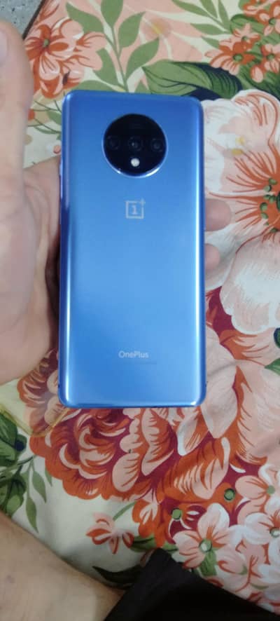 One Plus 7T Dual sim approve water pack sealed phone minor shade