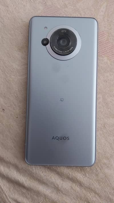 Aquos R7 doul PTA 12 256 GB 8 gen 1 processer good camera
