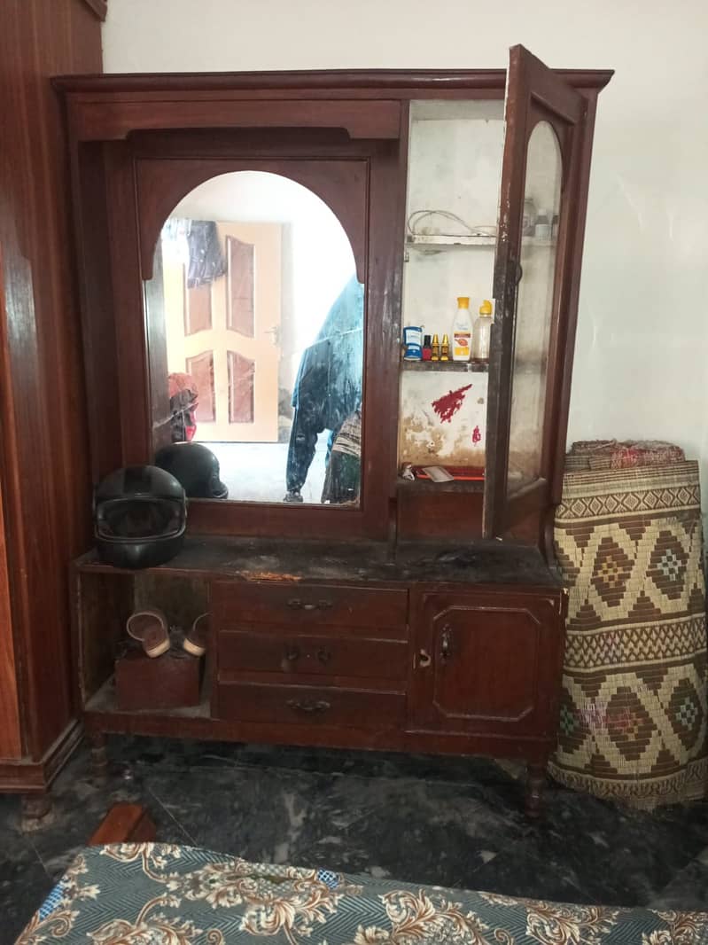 Dressing Table 0