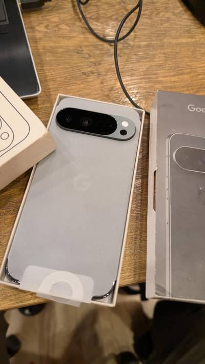 Google Pixel 10 Pro XL (0 Cycle)