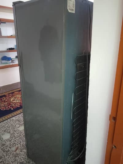 dawlance fridge in good condition