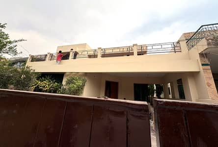 1 Kanal Slightly Used House For Rent In DHA Phase 3 Lahore.