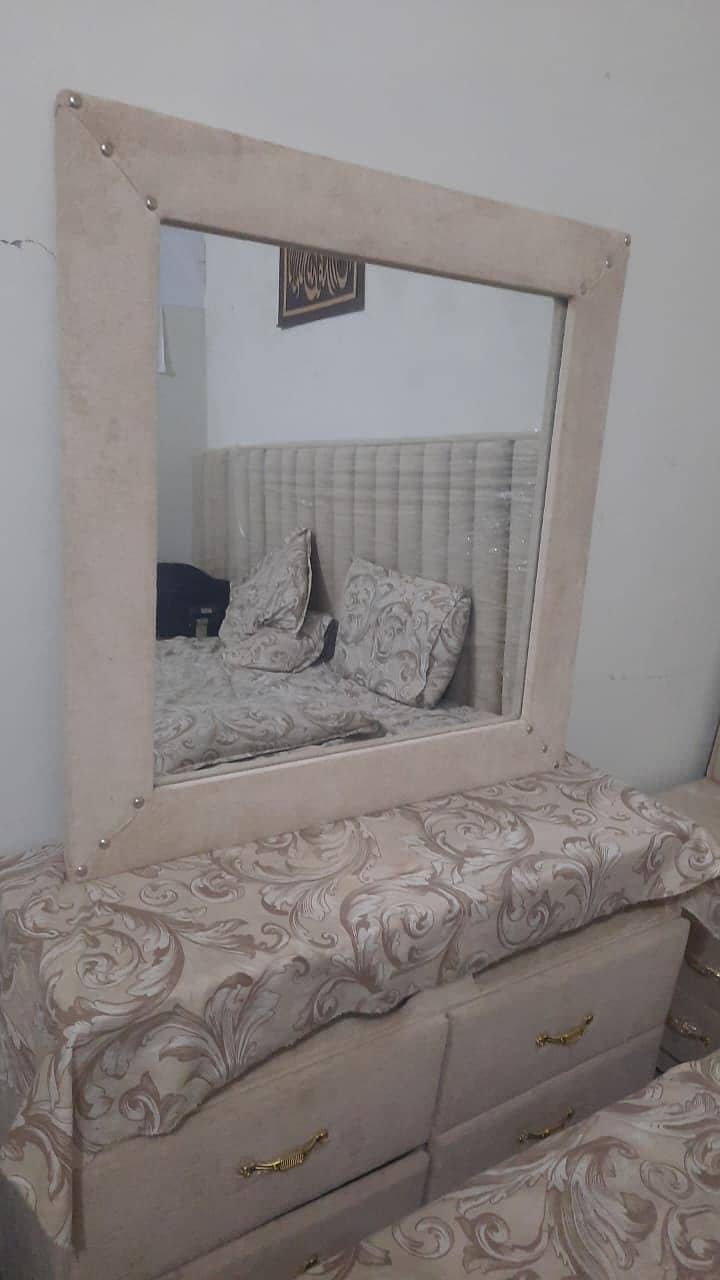 bed set with dressing table 1