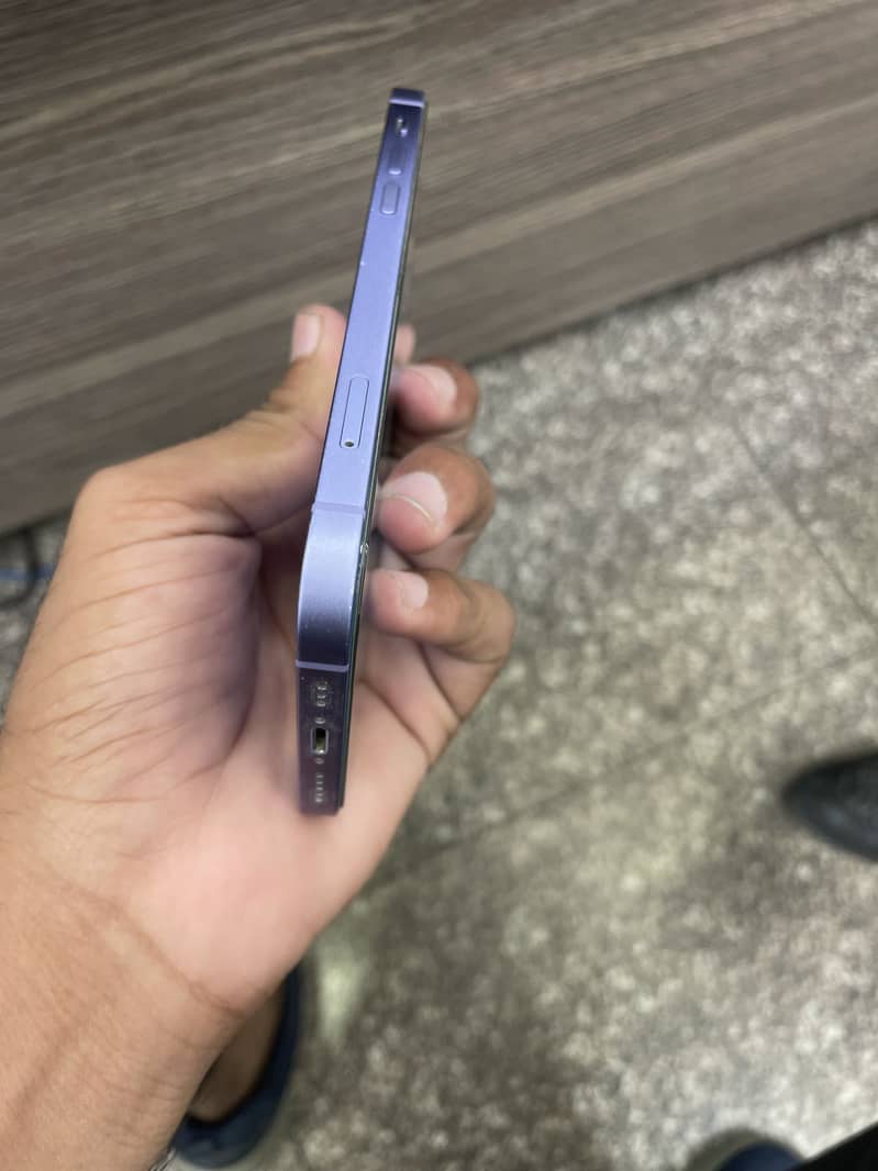 Apple iPhone 12 1