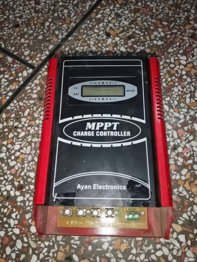 SOLAR CHARGE CONTROLLER 0