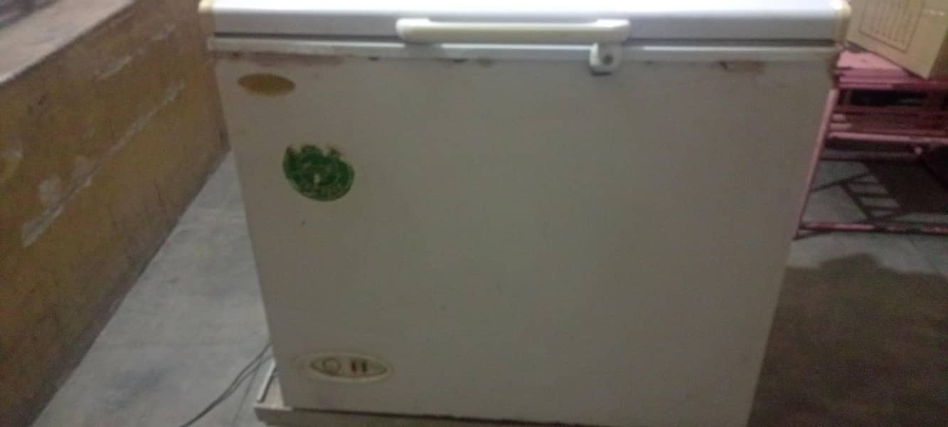 waves deepfrezer single door ok condition 0