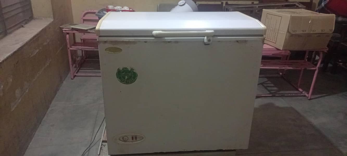 waves deepfrezer single door ok condition 2