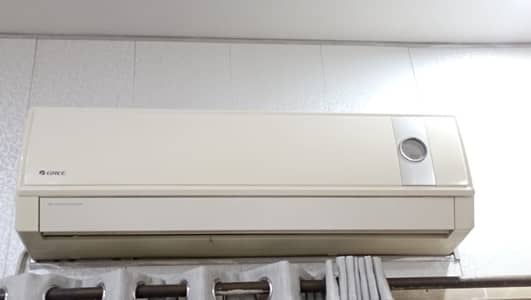 2 Ac one simple and one dc inverter