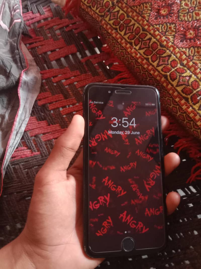 Apple iPhone 7 Plus 1