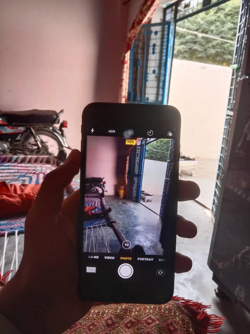 Apple iPhone 7 Plus 2