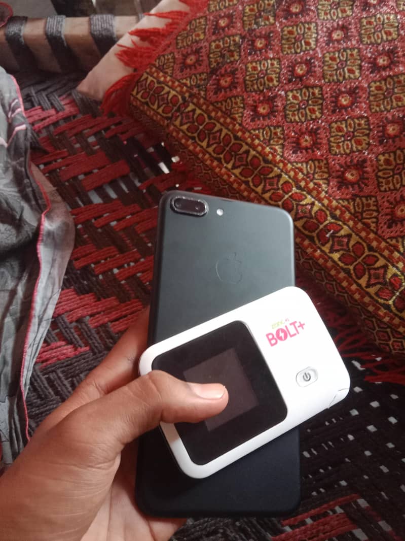 Apple iPhone 7 Plus 4