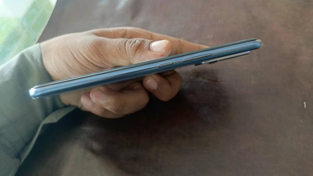 VIVO V21e 5