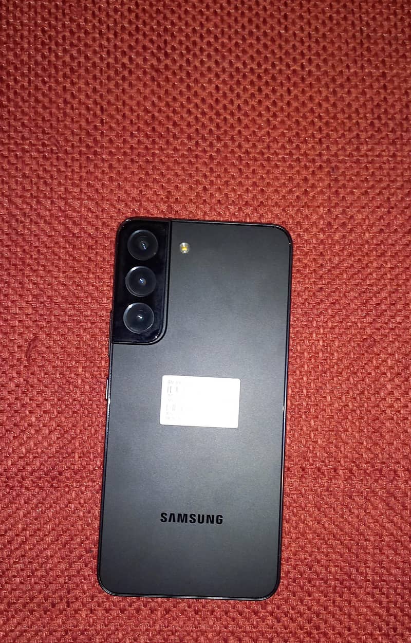 Samsung Mobile S22 1