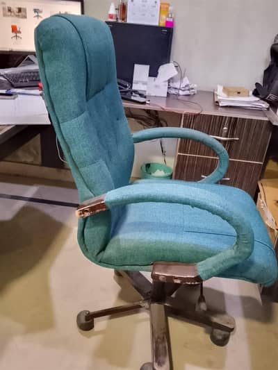 Set of 10 meeting + 1 executive chairs