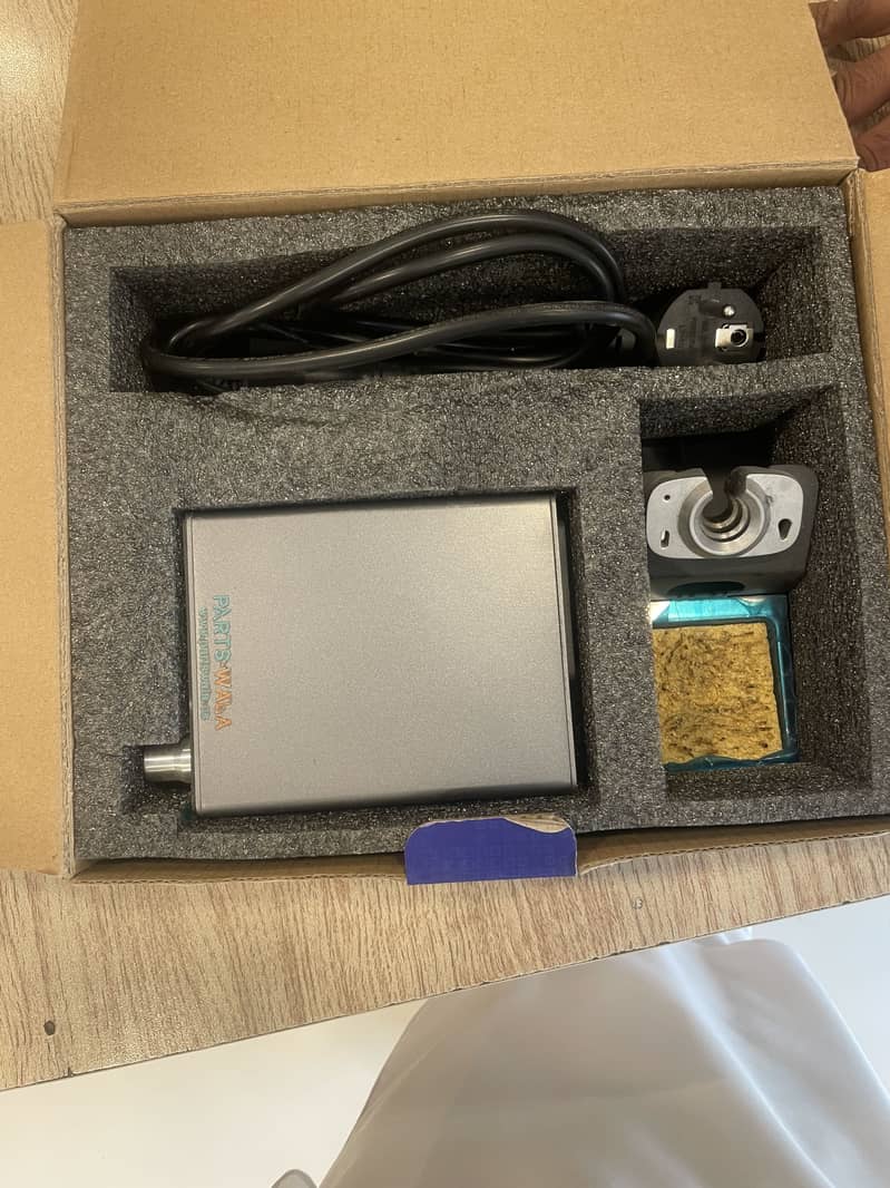 MINI DIGITAL CONSTANT TEMPERATURE SOLDERING STATION 1