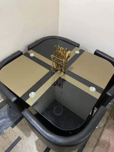 Four seater dining table / home furniture