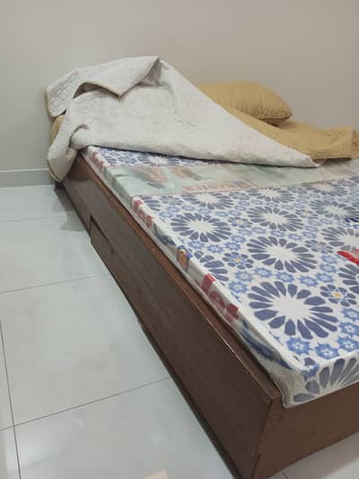 Double bed for sale in Bahria Town Rwp.