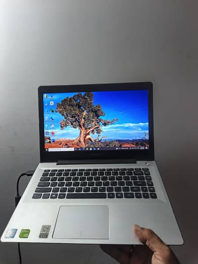 Lenovo IdeaPad 300S | Core i5 6th Gen | 4GB RAM | 128GB SSD | 2GB GPU