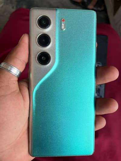 Tecno CAMON 40 Pro