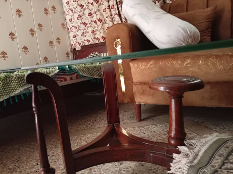3 set tables 7