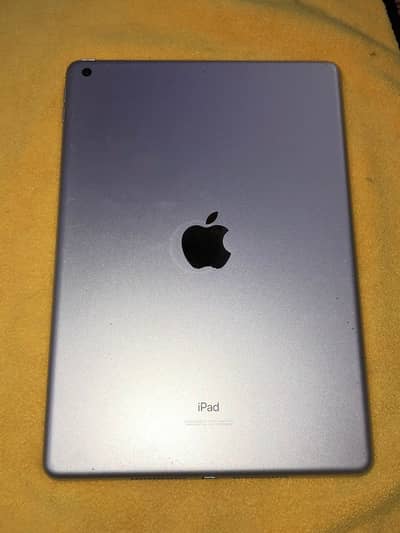 Ipad 8 generation 10/10 with original charger and box