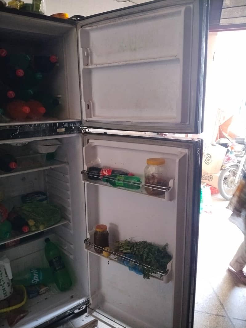 WAVES REFRIGERATOR 3