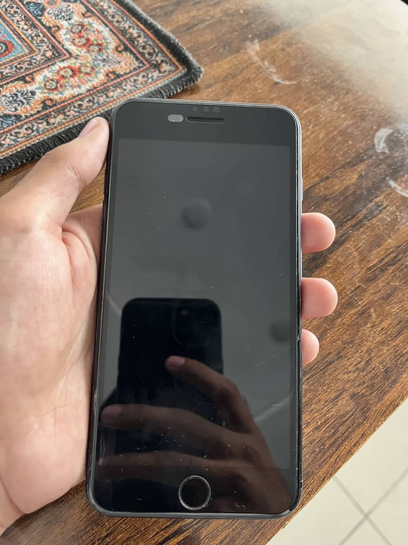 Apple iPhone 7 Plus 6