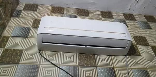 Dawlance 1.5 ton DC inverter heat and cool totally genuine