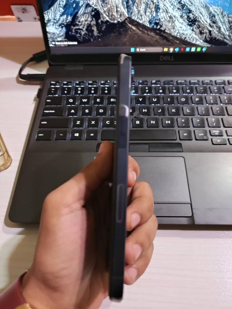 Apple iPhone 12 1