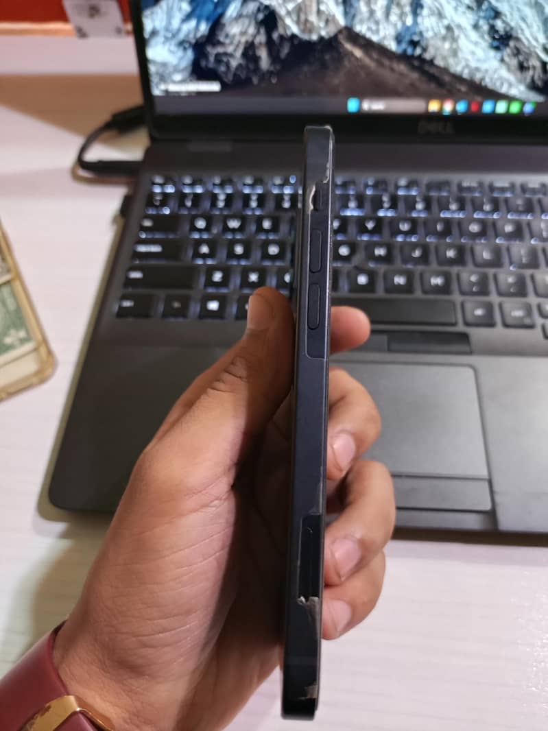 Apple iPhone 12 2