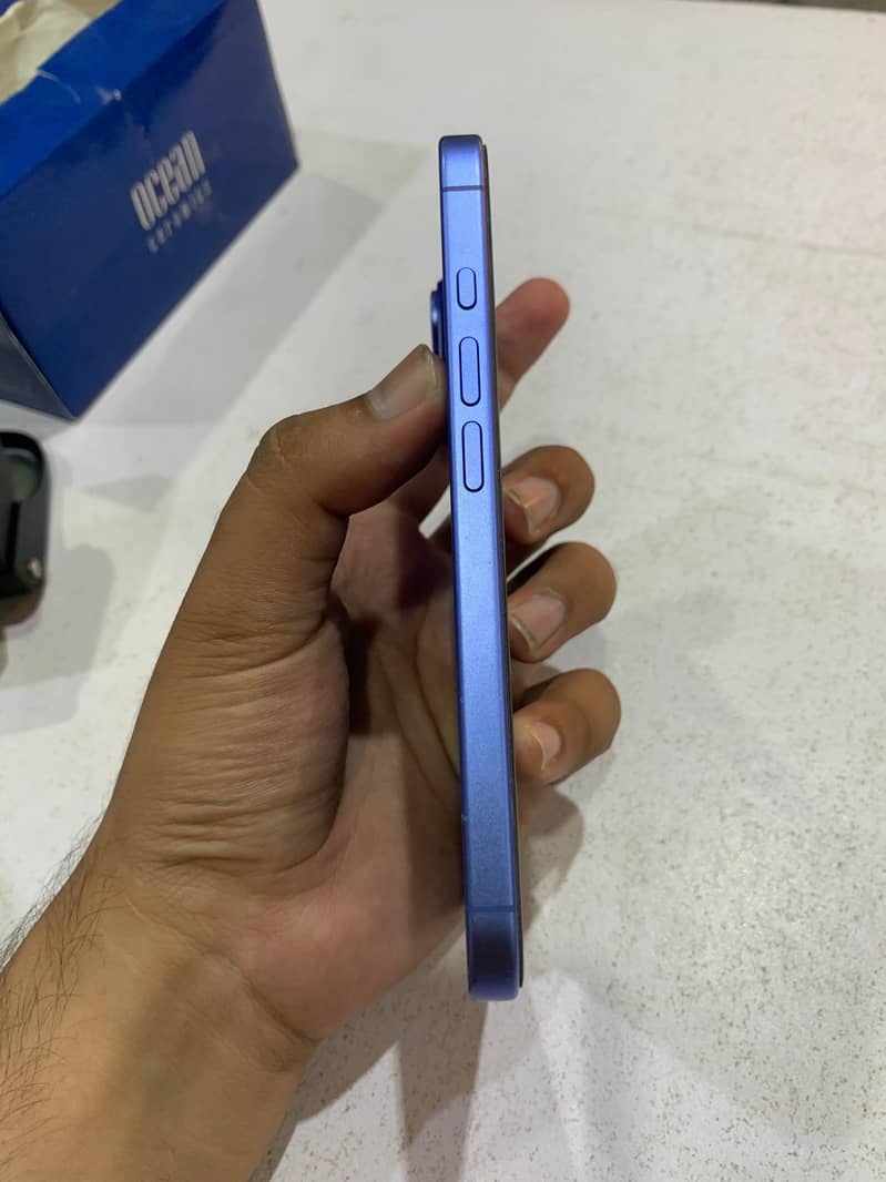 Apple iPhone 16 1