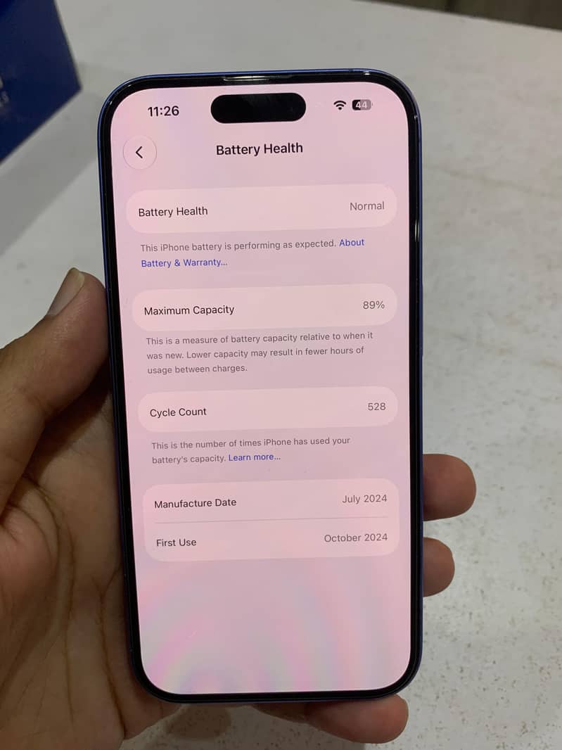 Apple iPhone 16 6