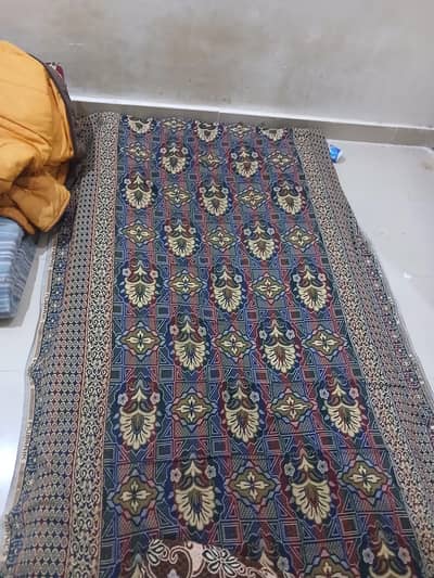 ik room khali hai 2 parsan k kei