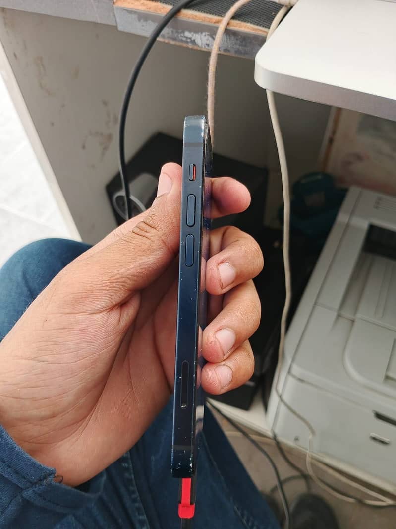 Apple iPhone 12 mini 4