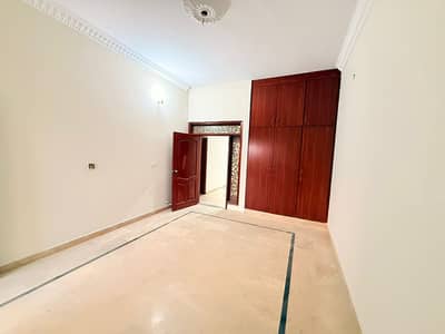 3 bed dd 1st floor portion available for rent