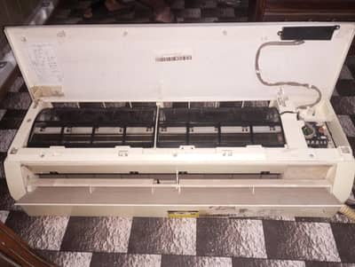 non inverter AC
