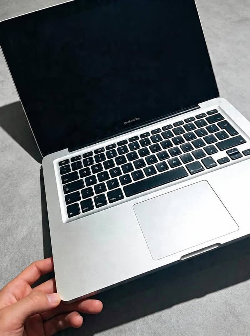 Macbook pro 0
