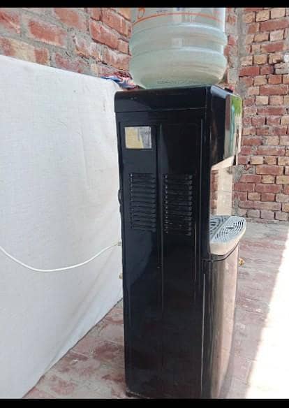 water dispensor 7